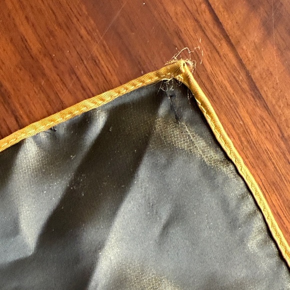 Le chateau - Gold Satin Handkerchief - Picture 3 of 4